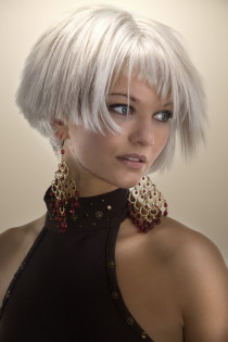Avantgarde, Wasserstoffgebleichtes Haar, Kurzhaarfrisur Modern